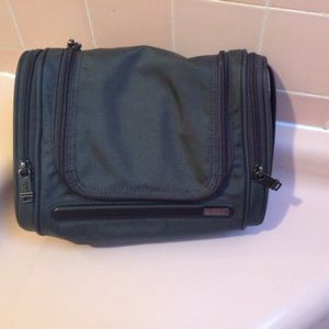 TUMI Alpha 3 Hanging Travel kit